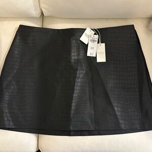 Abercrombie & Fitch Black Croc-Embossed Mini Skirt